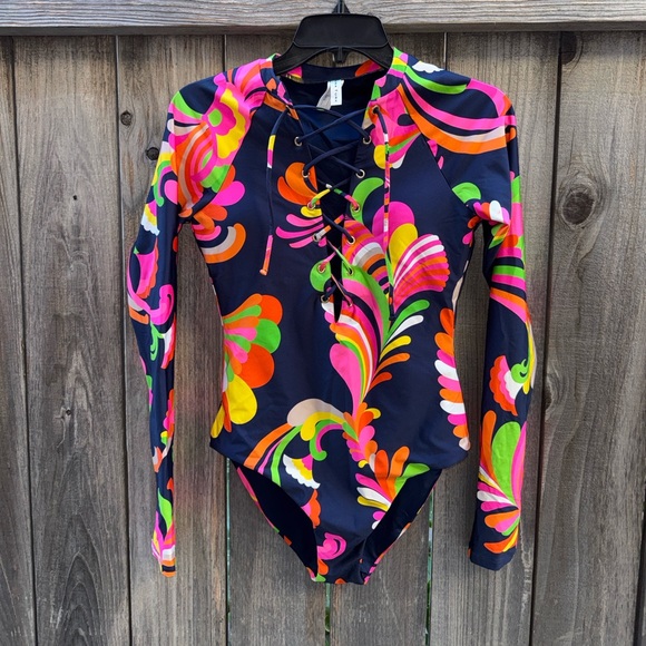 TRINA TURK SWIM Long-Sleeve Paddle Suit - Palms Paradise Size Small - Picture 9 of 10